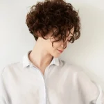 Хімічна завивка на коротке волосся: як зробити правильно і що врахувати