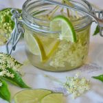 Квас із бузини: рецепт, користь і як приготувати натуральний напій