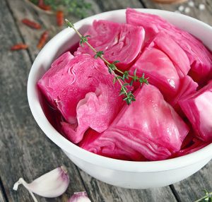 Маринованная капуста: как быстро приготовить вкусное и хрустящее блюдо